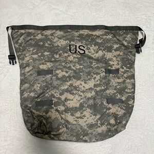 US Military Issue ACU UCP Camouflage MOLLE II JSLIST Gray Chemical Bag Pack